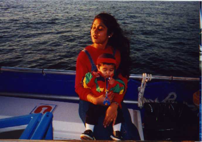 FoziaAmmarBoatMexico.jpg (32163 bytes)