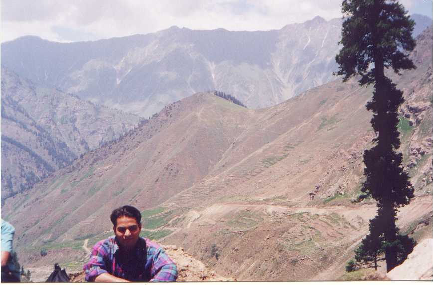 paki22.jpg (50662 bytes)