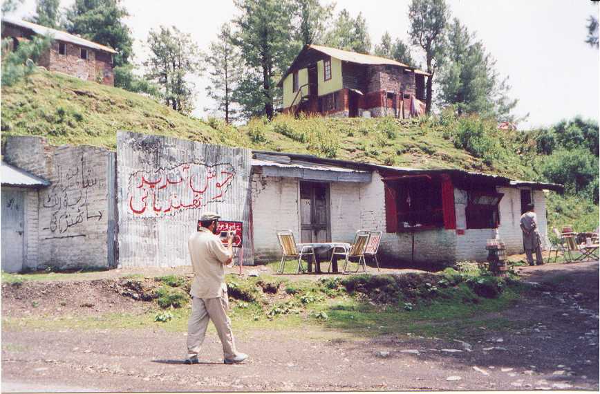 paki25.jpg (81842 bytes)