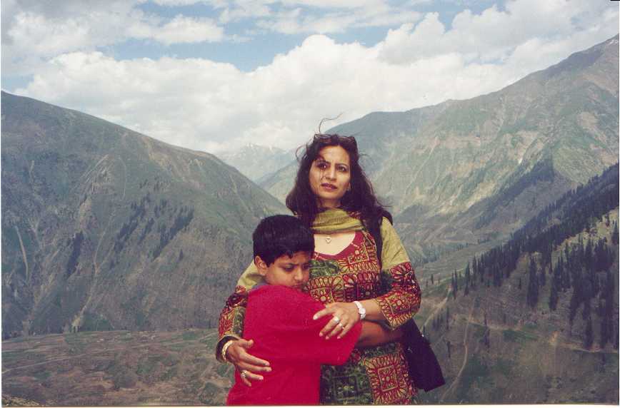 paki30.jpg (46478 bytes)