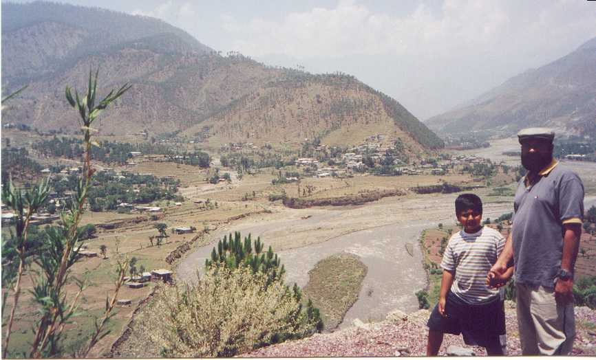 paki8.jpg (59175 bytes)